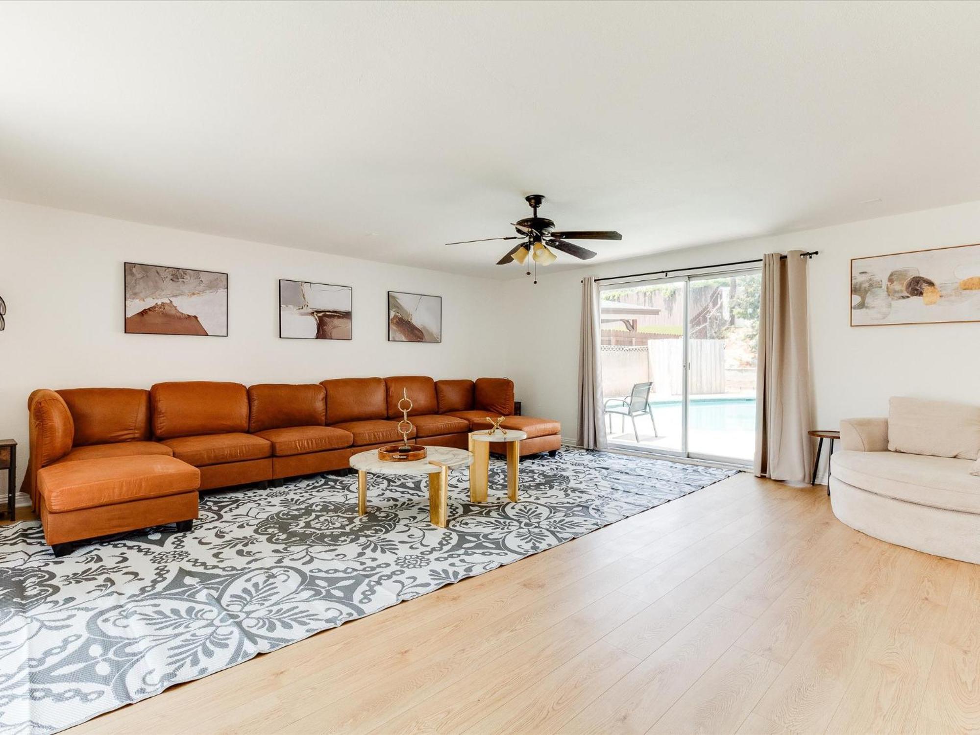 Charming 5 Bedroom Granada Hills House With Pool Los Angeles