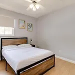 Charming 5 Bedroom Granada Hills House With Pool