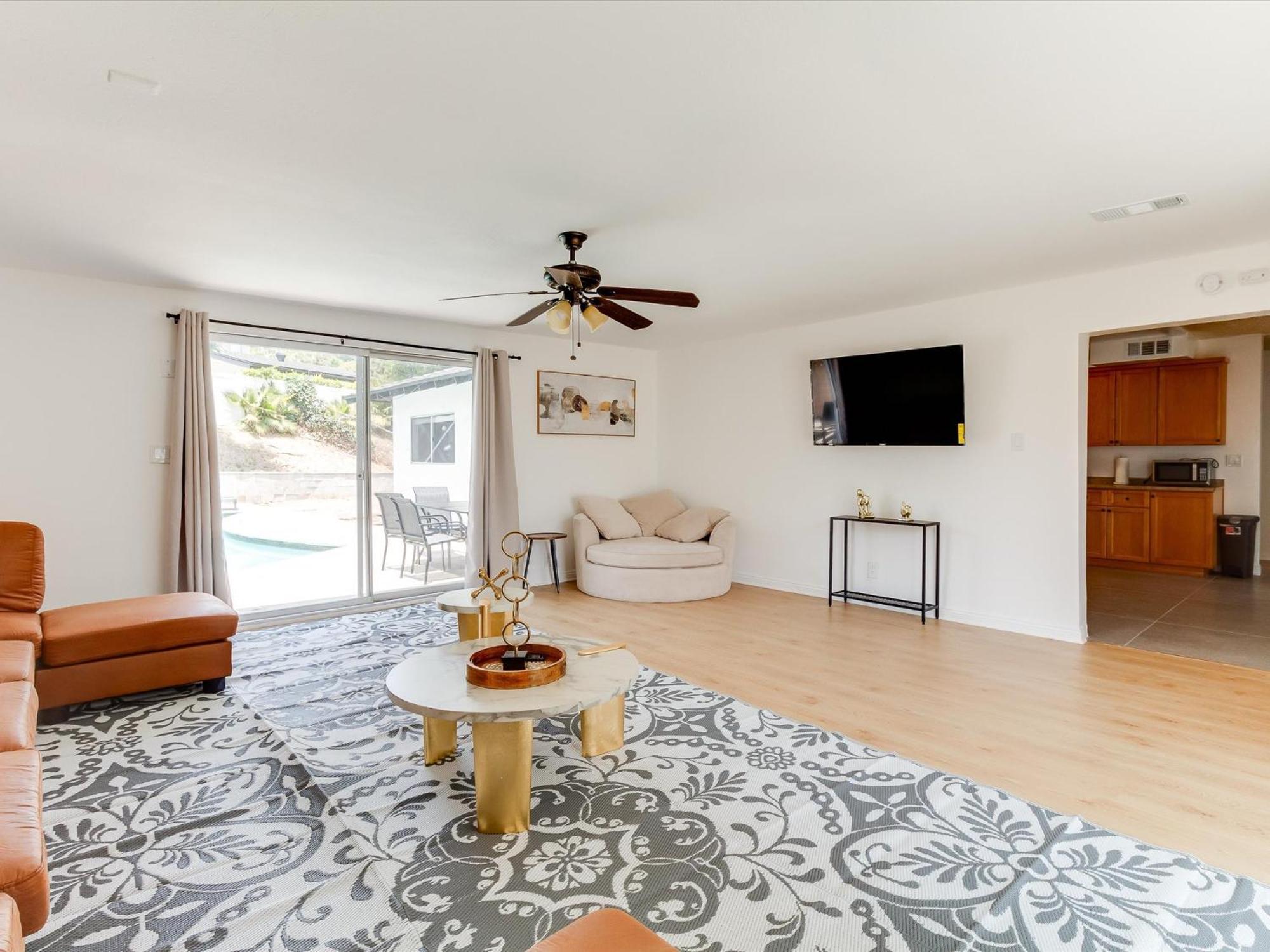 Charming 5 Bedroom Granada Hills House With Pool Casa vacanze Los Angeles