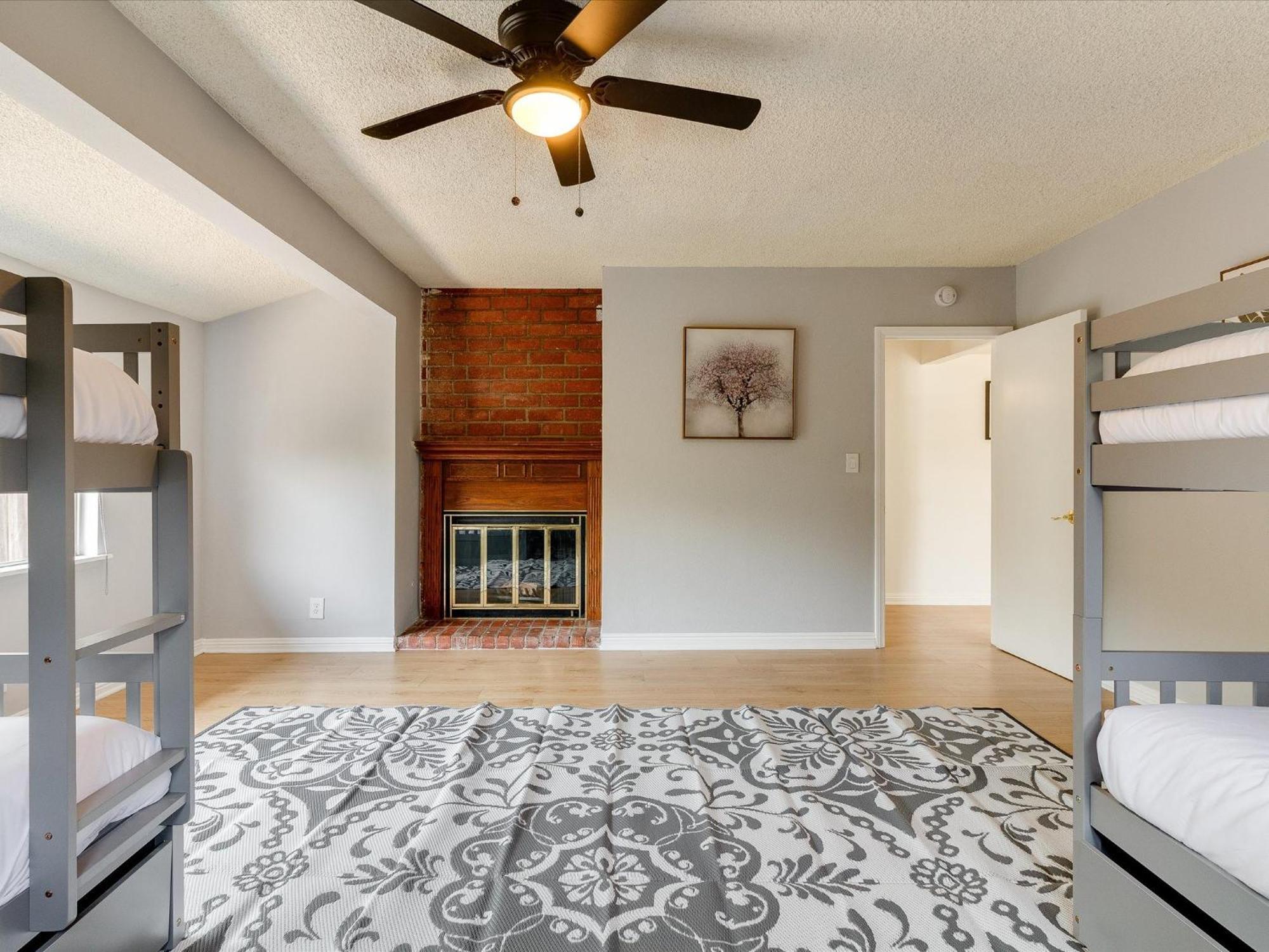 Charming 5 Bedroom Granada Hills House With Pool Casa vacanze Los Angeles