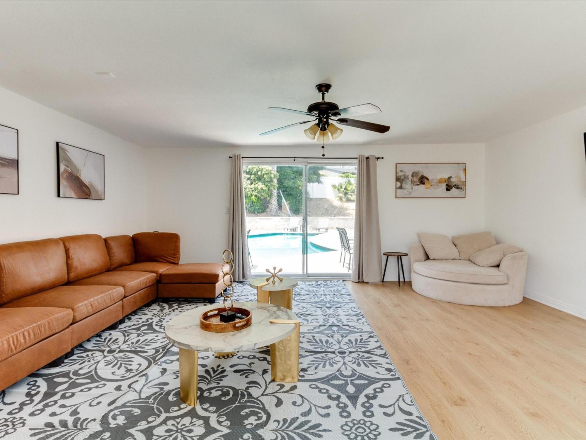 Charming 5 Bedroom Granada Hills House With Pool Casa vacanze Los Angeles