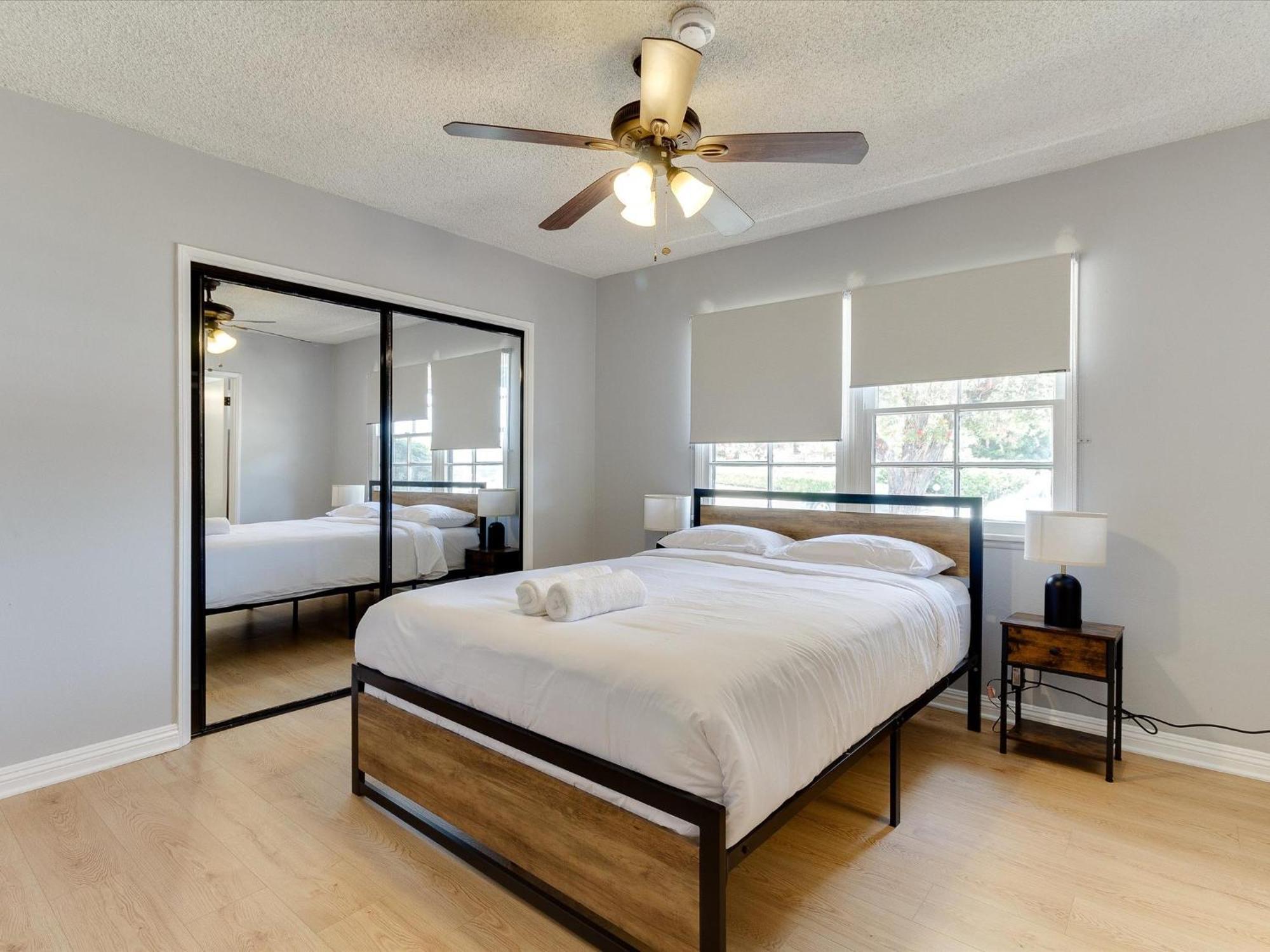 Casa vacanze Charming 5 Bedroom Granada Hills House With Pool *