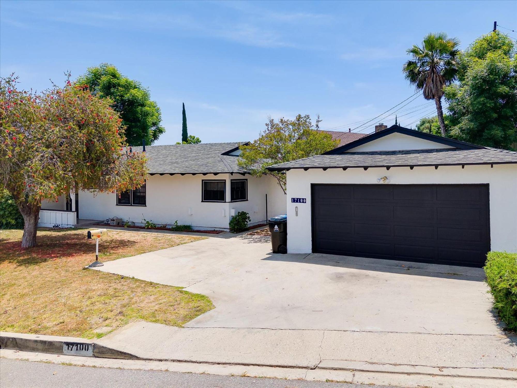 Charming 5 Bedroom Granada Hills House With Pool
