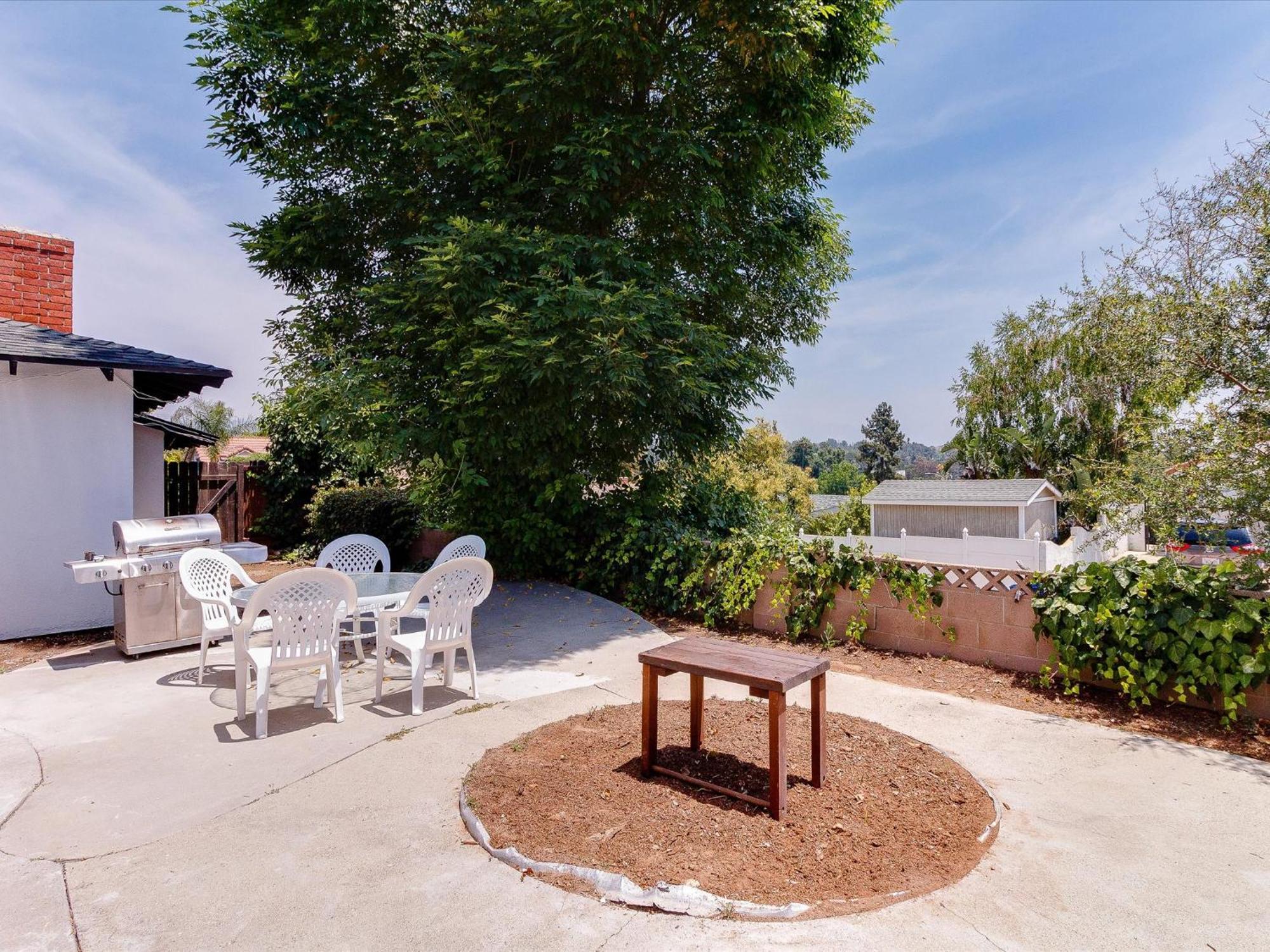 Charming 5 Bedroom Granada Hills House With Pool * Los Angeles